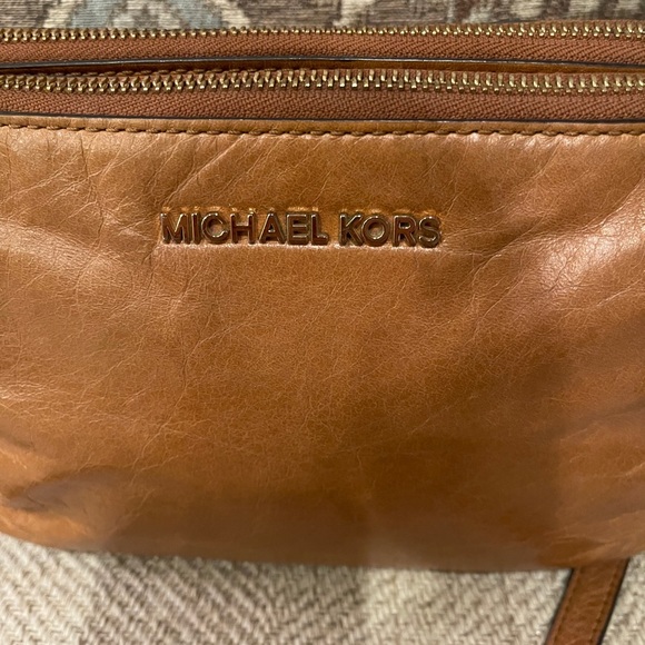 Michael Kors brown leather crossbody - Picture 3 of 10